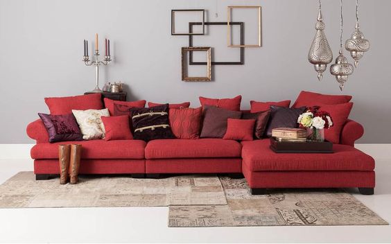 cervena sedacka v obyvacke